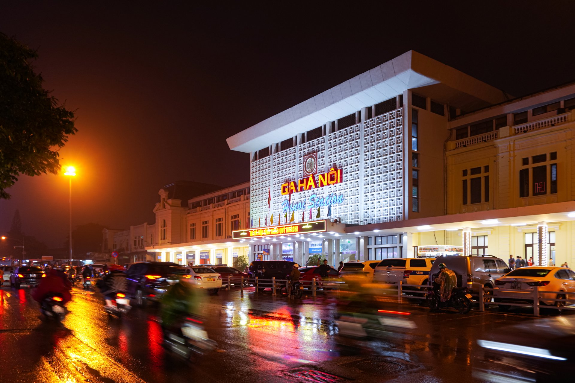 Hanoi Station The gateway to Vietnam's capital and its historical significance.