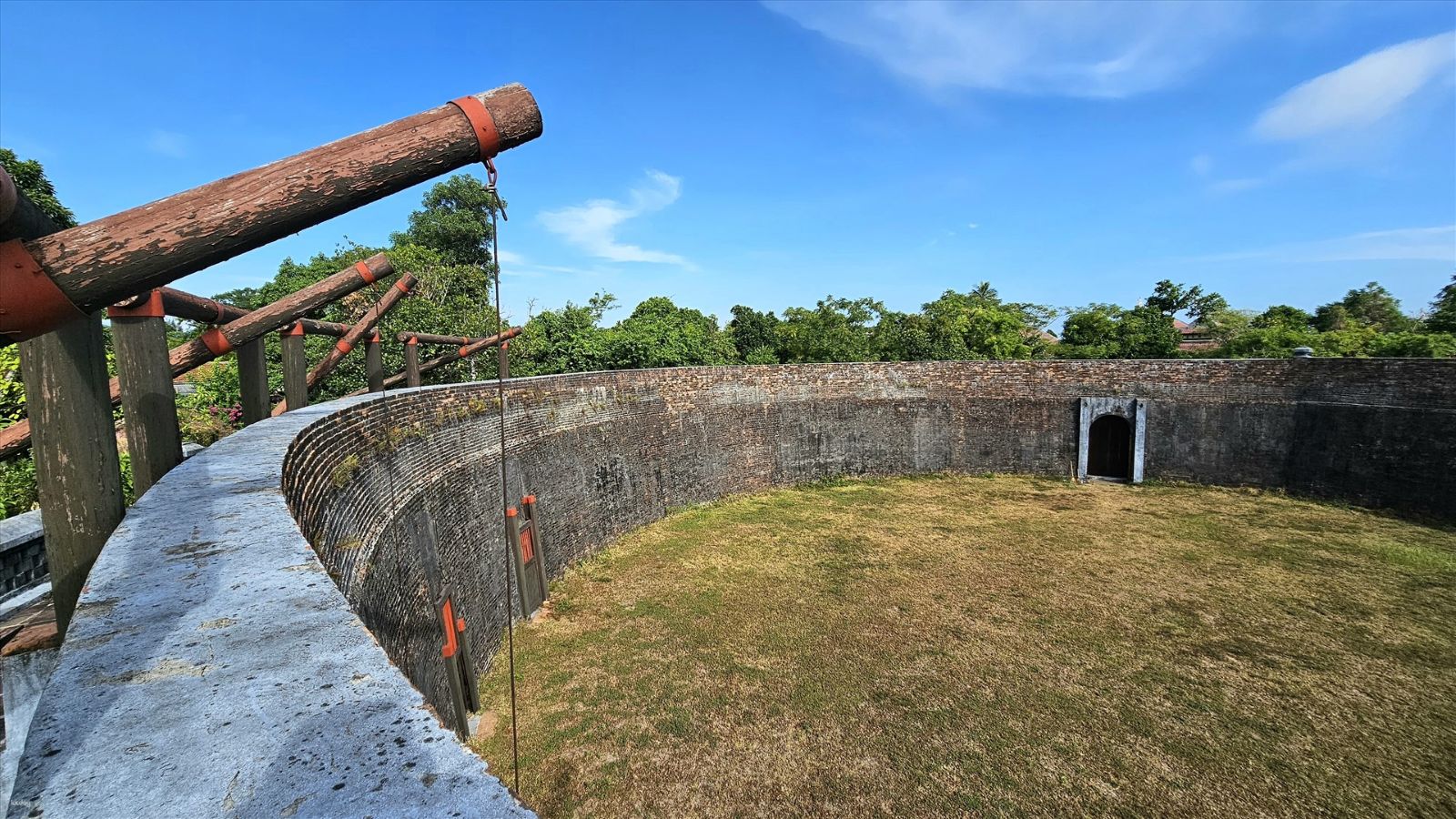 Hue combat arena