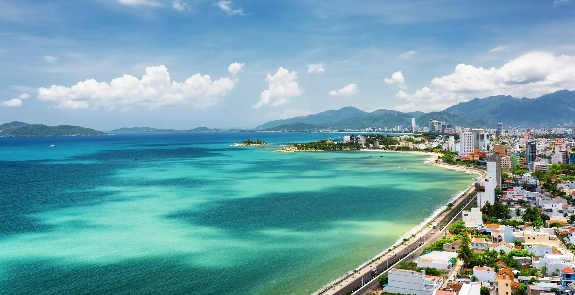 Strategic location and must-visit destinations