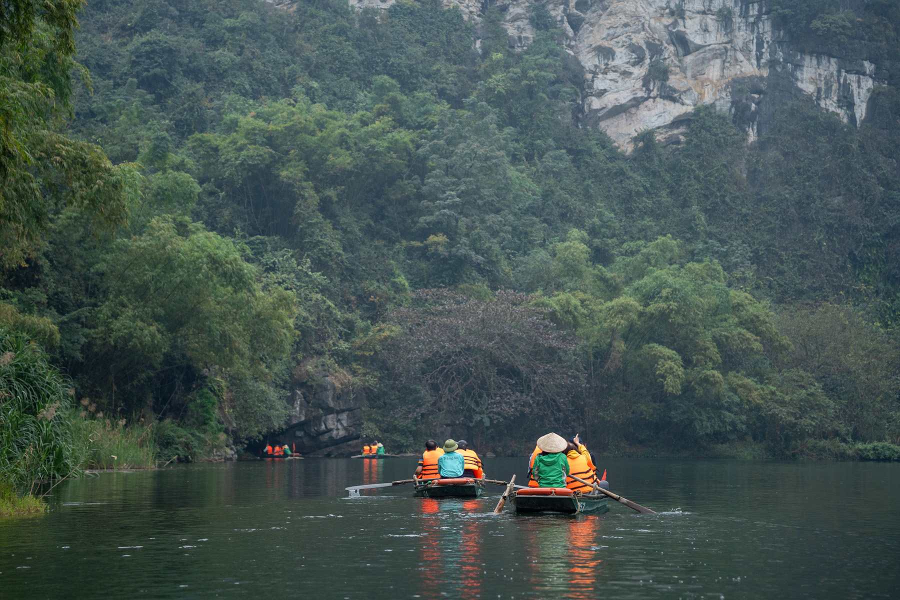 boat ride trang an