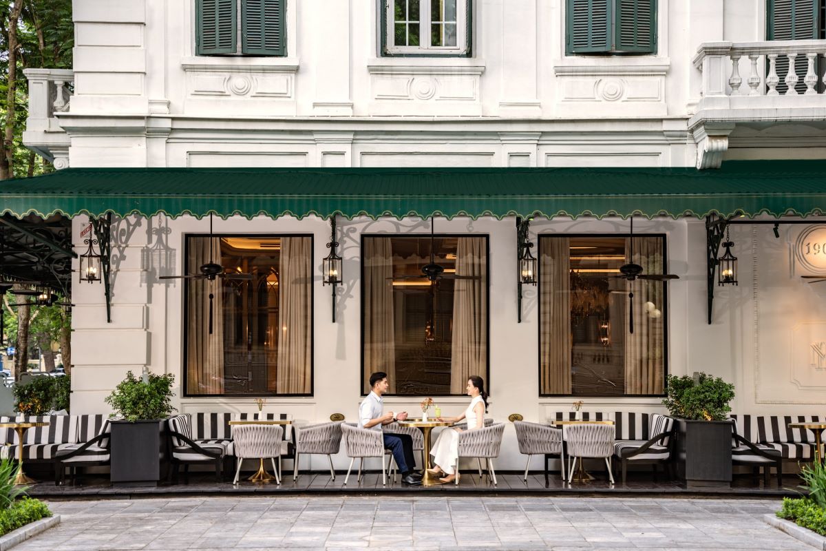 couple-enjoy-luxury-vietnam-honeymoon