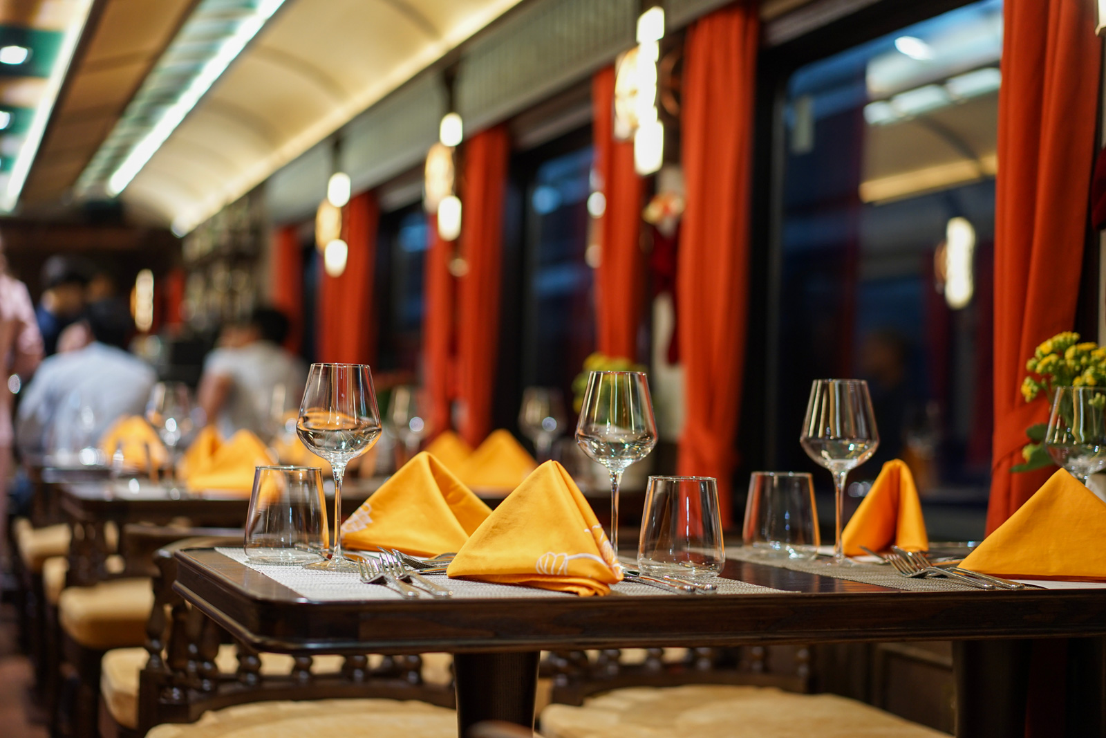 inside-sjourney-restaurant