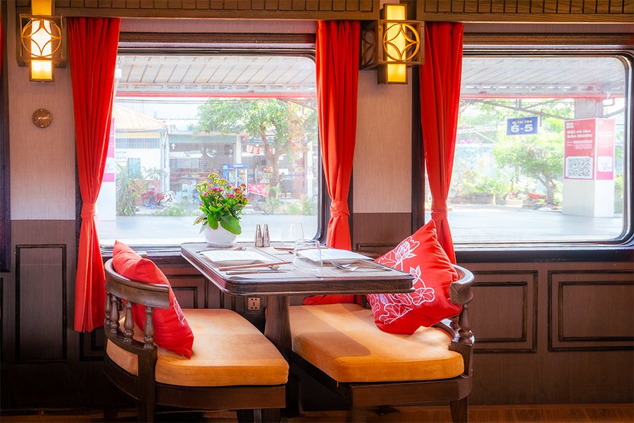 sjourney bistro carriage | SJourney